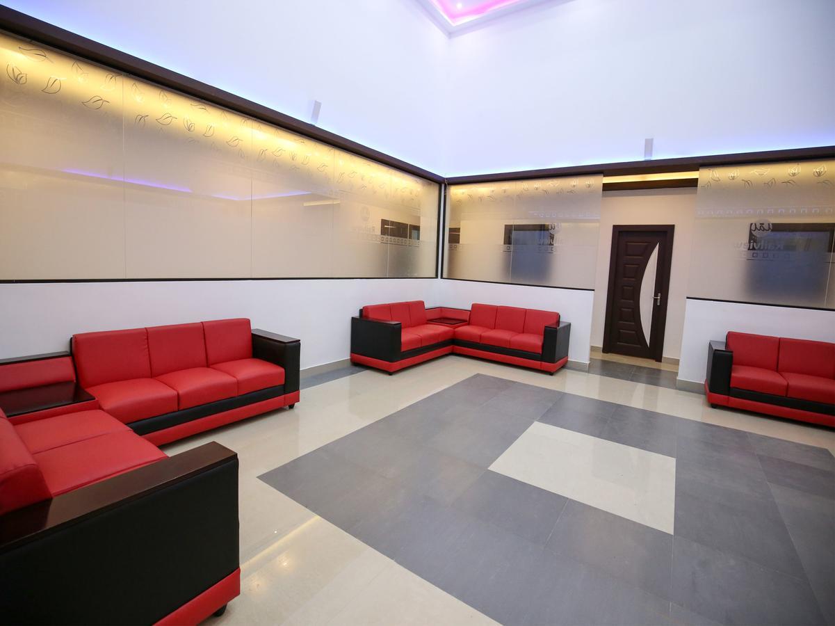 Oyo 10152 Rail View Residency Hotel Alappuzha Exterior foto